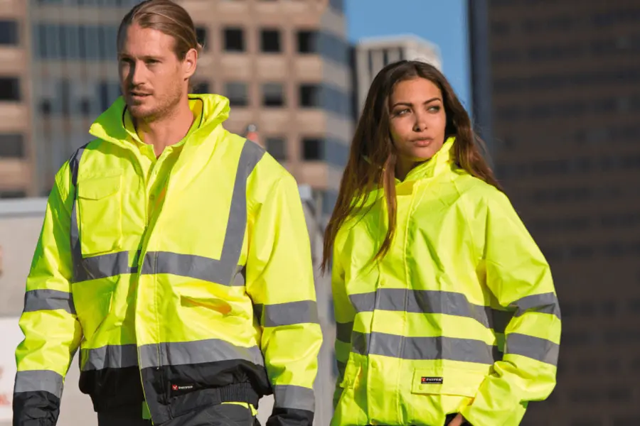 Abbigliamento da lavoro, come orientarsi in fase di scelta