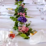 Come organizzare un evento mediatico: dalla comunicazione all’allestimento, le caratteristiche da considerare