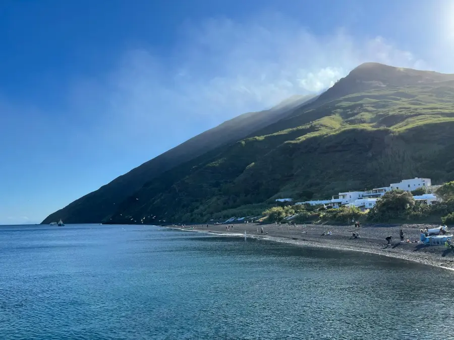 Filicudi: guida all'isola selvaggia delle Eolie