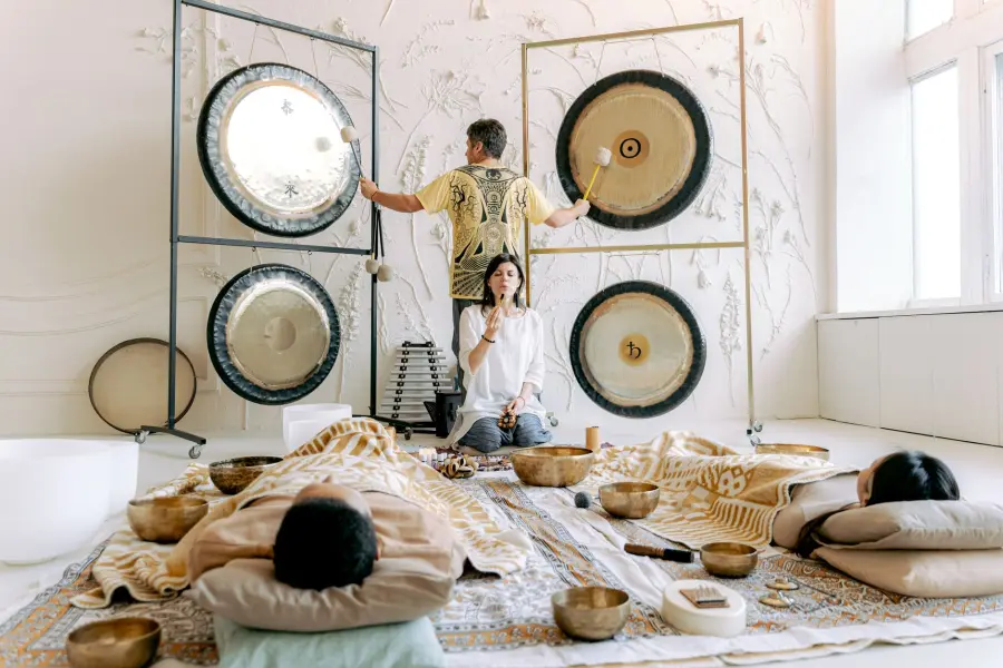 Bagni di gong: come funziona la sound therapy